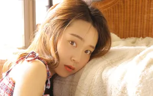 暖色清新美女图片壁纸_6