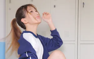 青春活力运动服美女图片壁纸_7