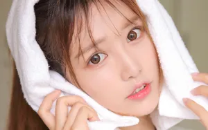 青春活力运动服美女图片壁纸_8