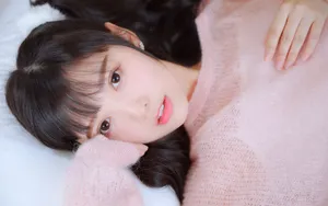 粉嫩清纯美女图片壁纸