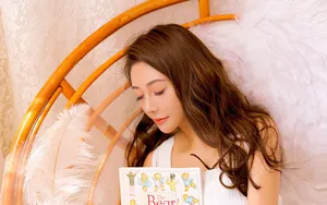 大眼黄色系美女图片_5