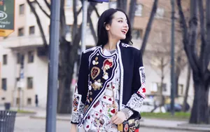 美女动人的迪丽热巴街拍图片_5