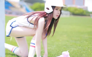 运动装清凉甜美美女图片