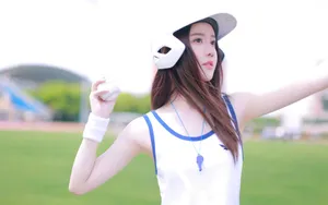 运动装清凉甜美美女图片_3