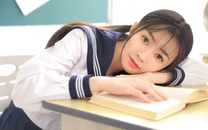 养眼制服美女照片壁纸_5