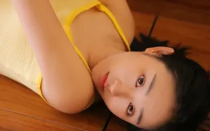 日本黄色暖色美女图片_9