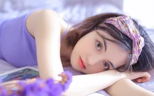 蓝色调混血美女图片_4