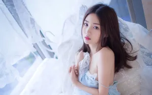 性感睡衣美女图片壁纸_3