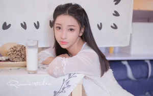 水嫩性感美女图片壁纸_5
