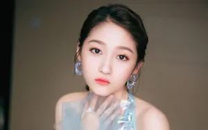 关晓彤性感露背图片壁纸_4