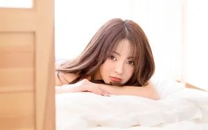 黄色系长发甜美美女图片壁纸_6