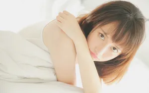 吊带睡裙背心美女居家图片_2