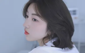 短发美女清新生活照图片_4