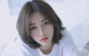 短发美女清新生活照图片_5
