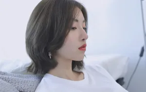短发美女清新生活照图片_7