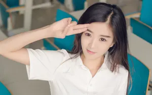长发养眼女大学生妹美女生活照图片_3