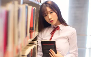 性感妖娆短裙美女大学生图片_2