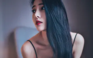性感长发美女短裙图片_2