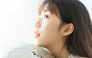 长发圆脸女生美女图片_2