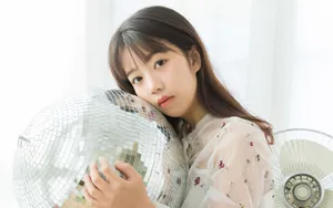长发圆脸女生美女图片_3