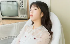 长发圆脸女生美女图片_4