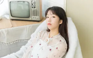 长发圆脸女生美女图片_6