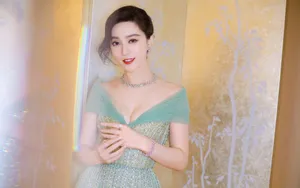 范冰冰性感礼服图片