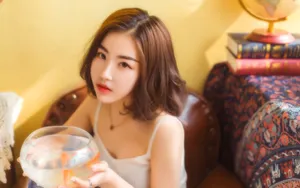 朦胧性感美女图片壁纸_4