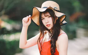 红裙美女户外摄影图片_5