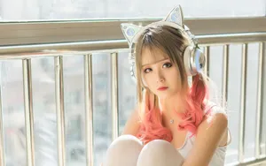 性感耳机猫女郎甜美图片壁纸_3
