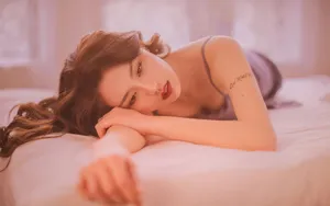 性感美少妇床上写真图片_7