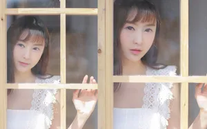 长发白裙美女性感桌面壁纸_7