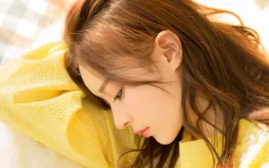黄色美女头像图片_6