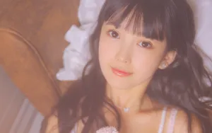 白嫩性感萌妹子图片壁纸_3