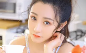 性感大眼美女头像图片_5