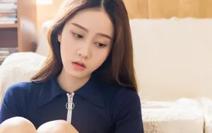 大眼长发美女图片壁纸_8