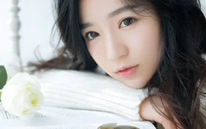 白嫩美女头像图片壁纸