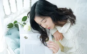 白嫩美女头像图片壁纸_5