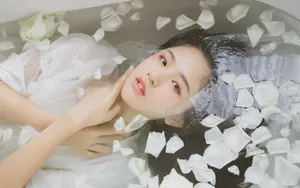 性感美女湿身洗澡图片壁纸