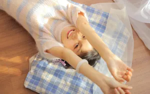 黄色系甜美少女写真图片壁纸_4
