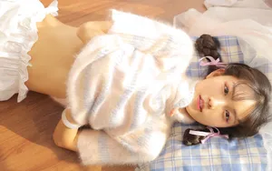 黄色系甜美少女写真图片壁纸_5