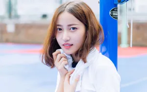 清纯美女校花运行图片壁纸_3