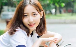 清纯美女校花运行图片壁纸_4