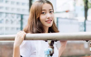 清纯美女校花运行图片壁纸_6