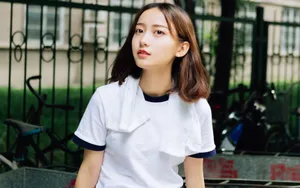 清纯美女校花运行图片壁纸_8