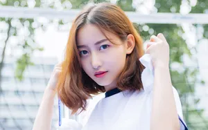 清纯美女校花运行图片壁纸_12