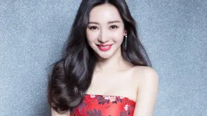 性感女明星柳岩图片壁纸_2