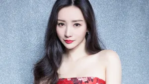 性感女明星柳岩图片壁纸_4