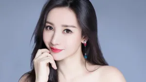 性感女明星柳岩图片壁纸_12
