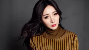 美女柳岩桌面壁纸_9